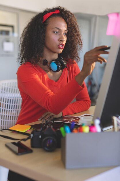 Best Platforms to Find and Hire a Freelance Graphic Designer in 2025
