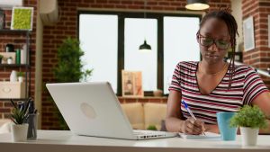 hire an ecommerce virtual assistant